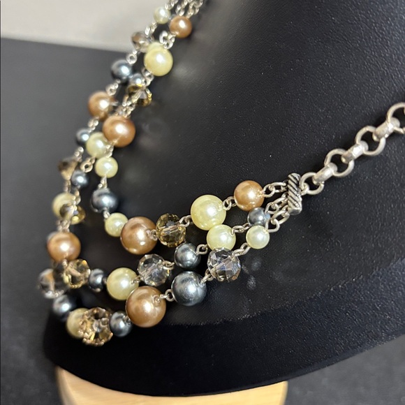 Elegant Multi-Color Faux Pearl Silver Tone Layered Beaded Necklace - Picture 3 of 8